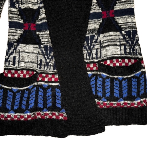 Cozy Patterned Sweater - Picture 2 of 6